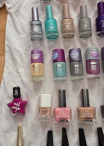 Çok Renkli Hafif Tonlarda Oje Seti - Görsel 2