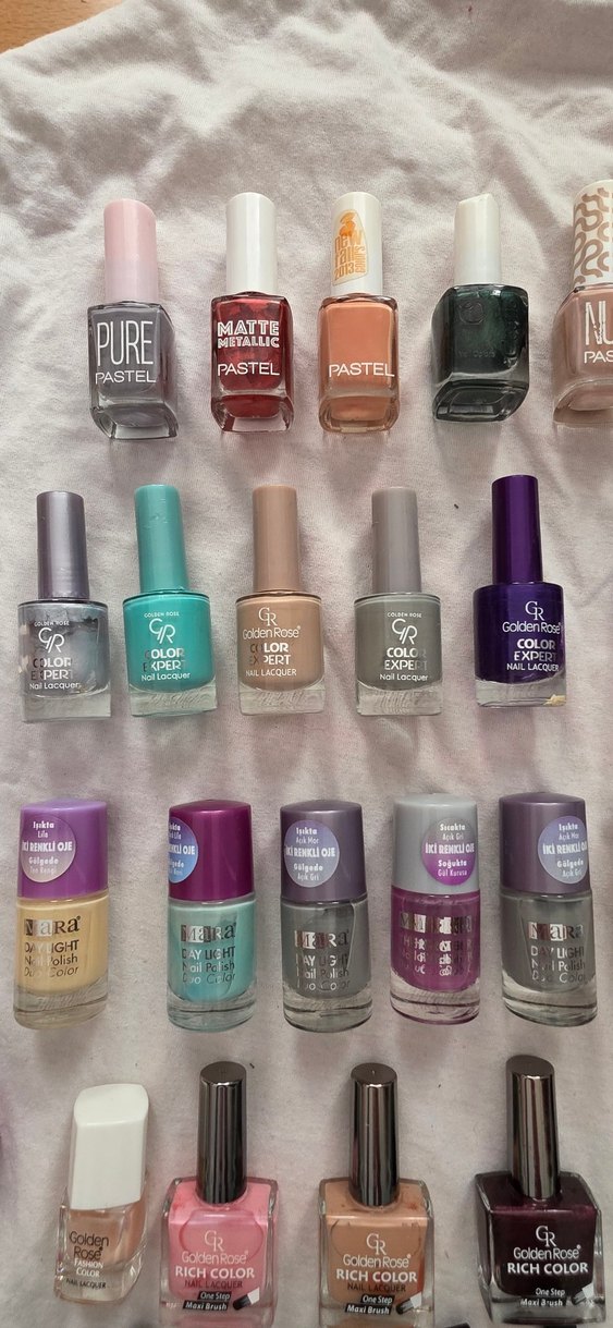 Çok Renkli Hafif Tonlarda Oje Seti - Görsel 4