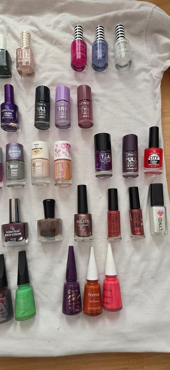 Çok Renkli Hafif Tonlarda Oje Seti - Görsel 3