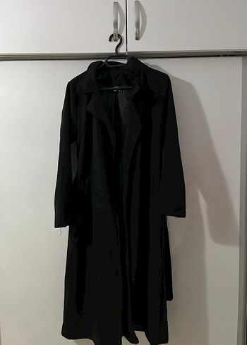 Siyah Uzun Kadın Kaban - Dökümlü, Regular Fit