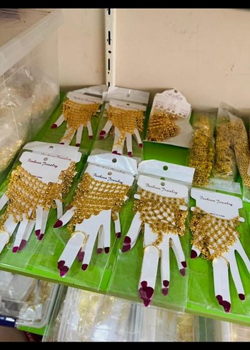 Zincir Detaylı Parlak Altın Vücut Zinciri - Görsel 8