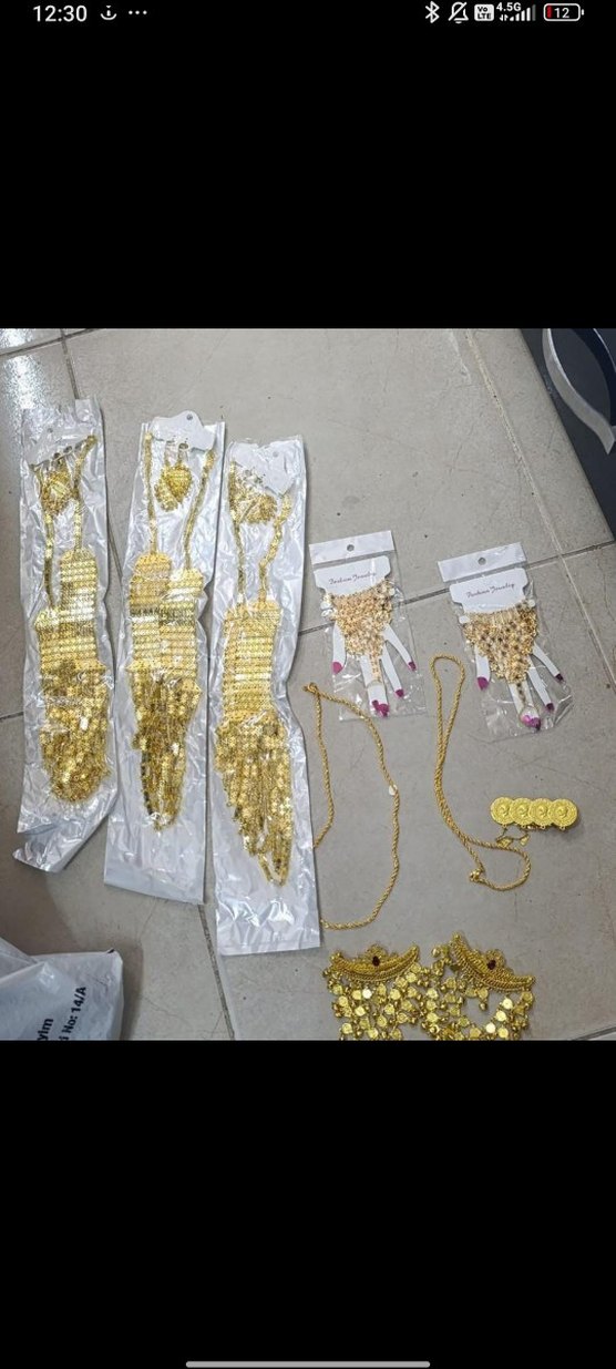 Zincir Detaylı Parlak Altın Vücut Zinciri - Görsel 3