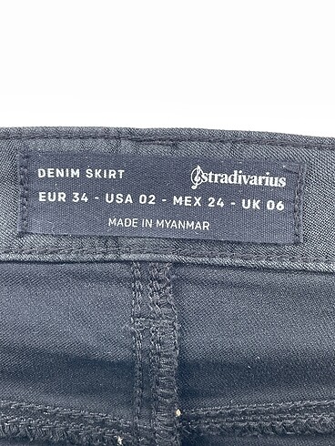 34 Beden siyah Renk Stradivarius Mini Etek %70 İndirimli.