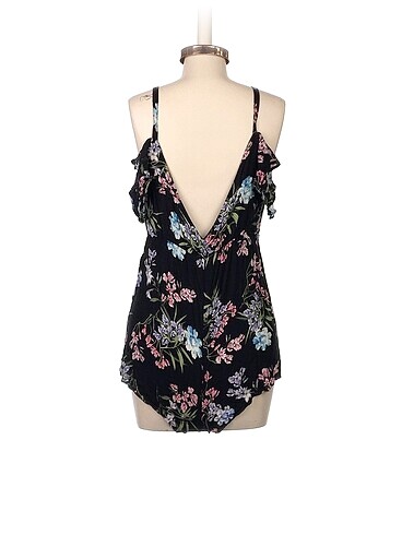 s Beden Pull and Bear Bluz %70 İndirimli.