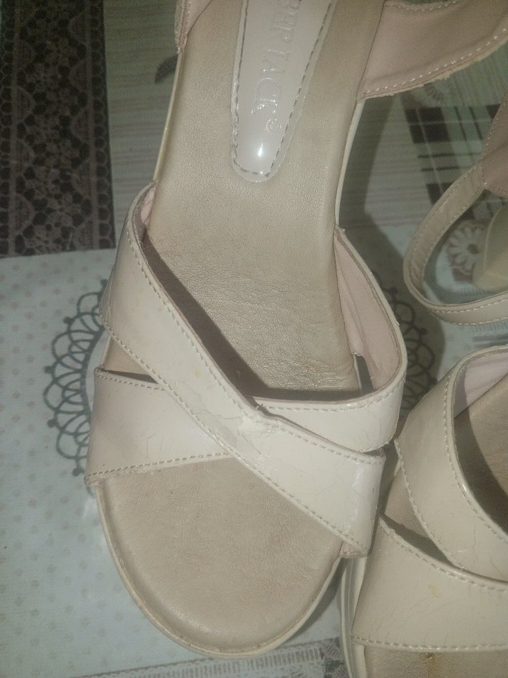 Bej Dolgu Topuklu Kadın Sandalet - Görsel 3