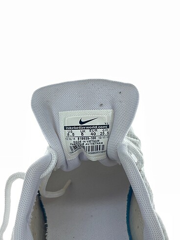 40 Beden beyaz Renk Nike Spor Ayakkabı %70 İndirimli.