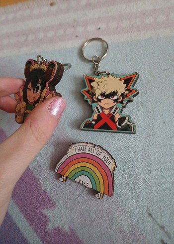 tsuyu ve bakugo anahtarlık ve bros hedıye toplam fiyat - Görsel 3