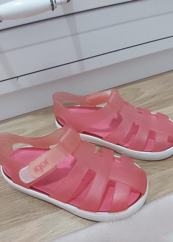 26 Beden pembe Renk Kız Çocuk Pembe Tokalı Kauçuk Sandalet