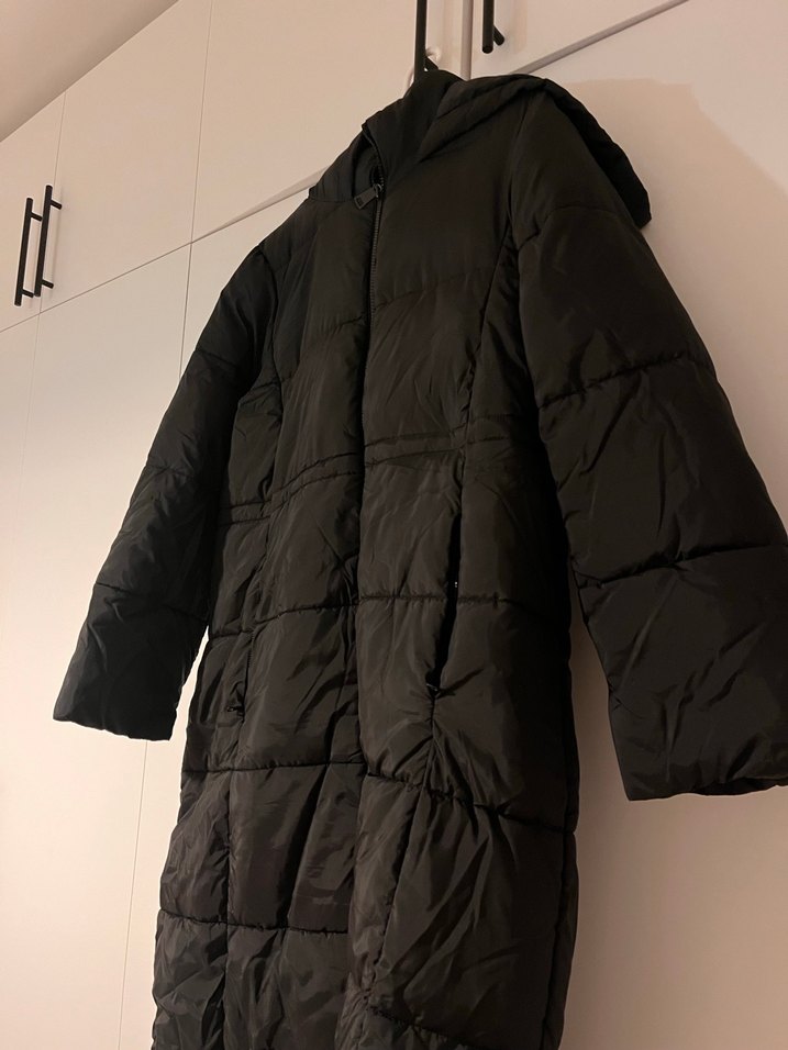 LCW Kadın Siyah Uzun Şişme Mont - Görsel 4