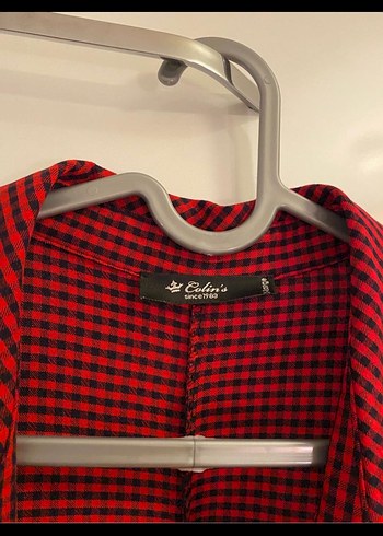 Düğmeli Uzun Kırmızı Kadın Gömlek - Görsel 3