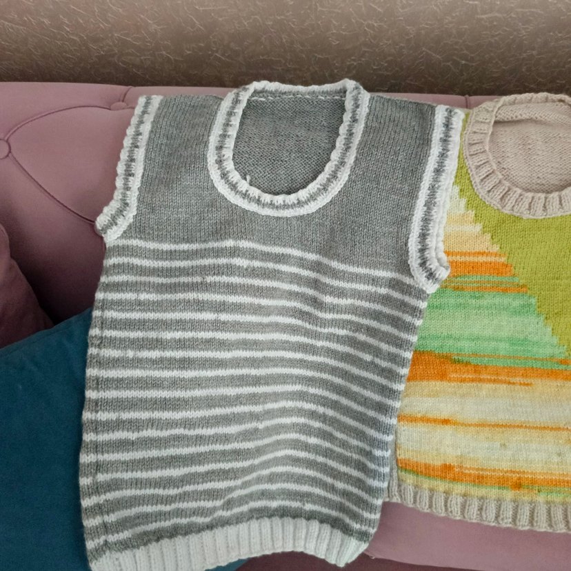 Kız Çocuk Triko Kolsuz Süveter el örgüsü  üç adet fiyatı dır - Görsel 2