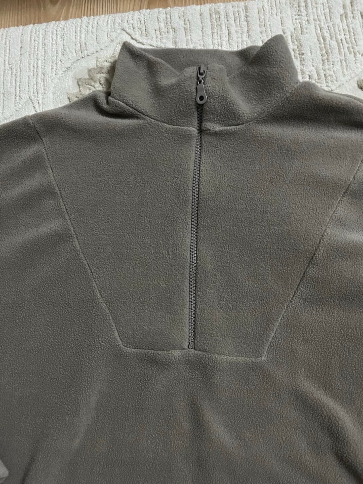 Gri Yüksek Yakalı Fermuarlı Sweatshirt - Görsel 3