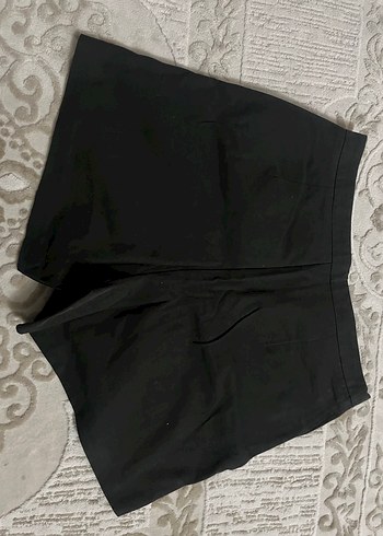 Düğmeli Siyah Yüksek Bel Mini Şort - Görsel 4