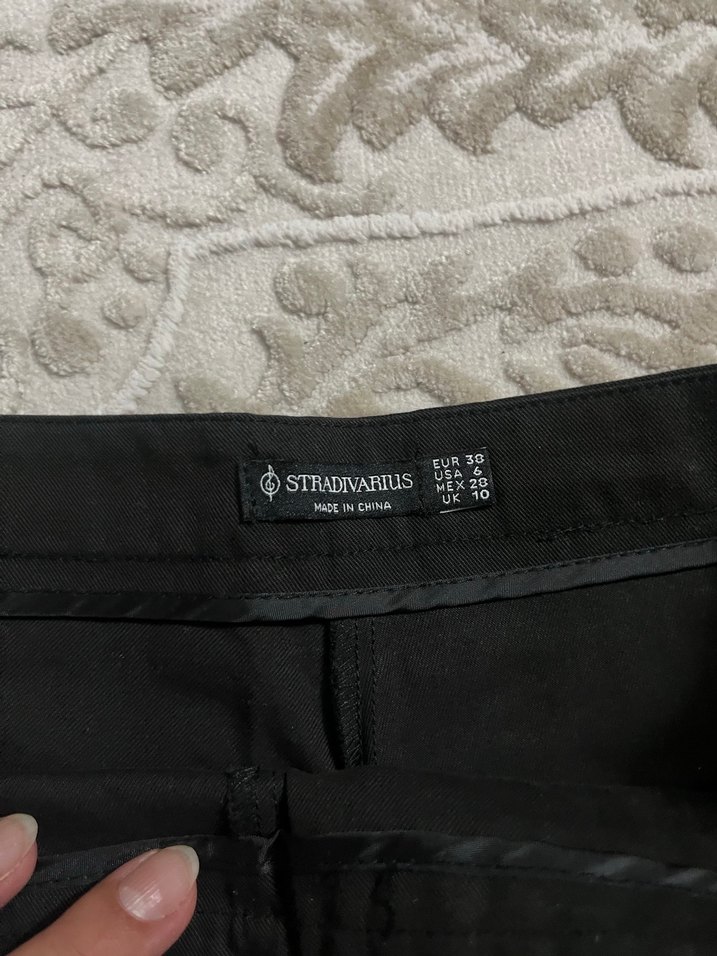 Düğmeli Siyah Yüksek Bel Mini Şort - Görsel 2