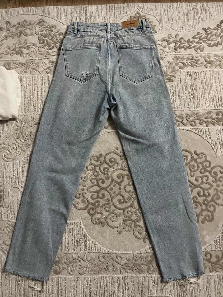 Yırtık Detaylı Midi Boy Mavi Denim Pantolon - Görsel 4