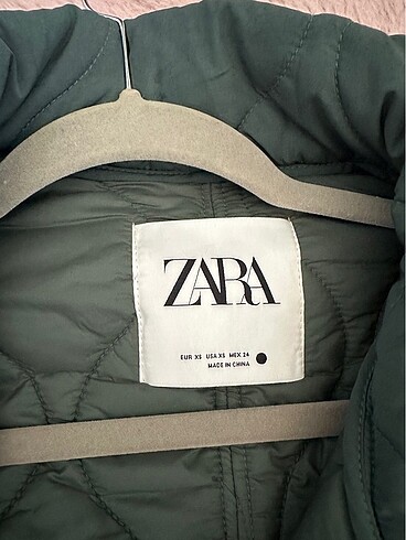 xs Beden Zara Şişme Mont
