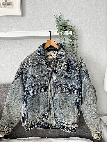 Vintage Mont Kot