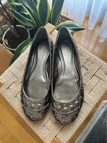 37 Beden Charles & Keith Babet 37