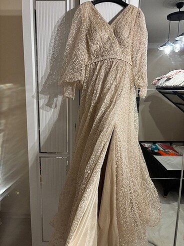 40 Beden ten rengi Renk nişanlık/ nikah elbisesi