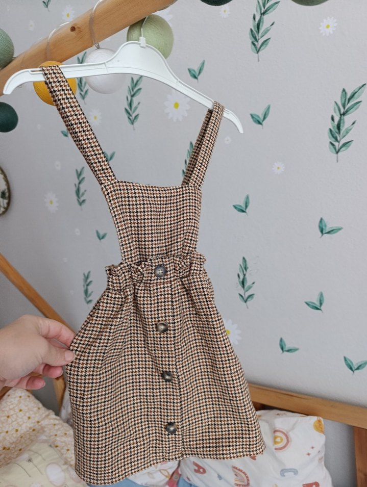 Kız Çocuk Düğmeli Kahverengi Askılı Elbise - Görsel 3