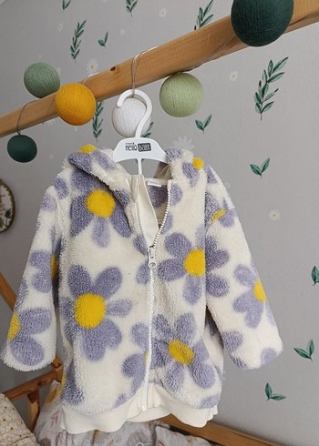 Kız Çocuk Kapüşonlu Çiçek Desenli Peluş Ceket - Görsel 3
