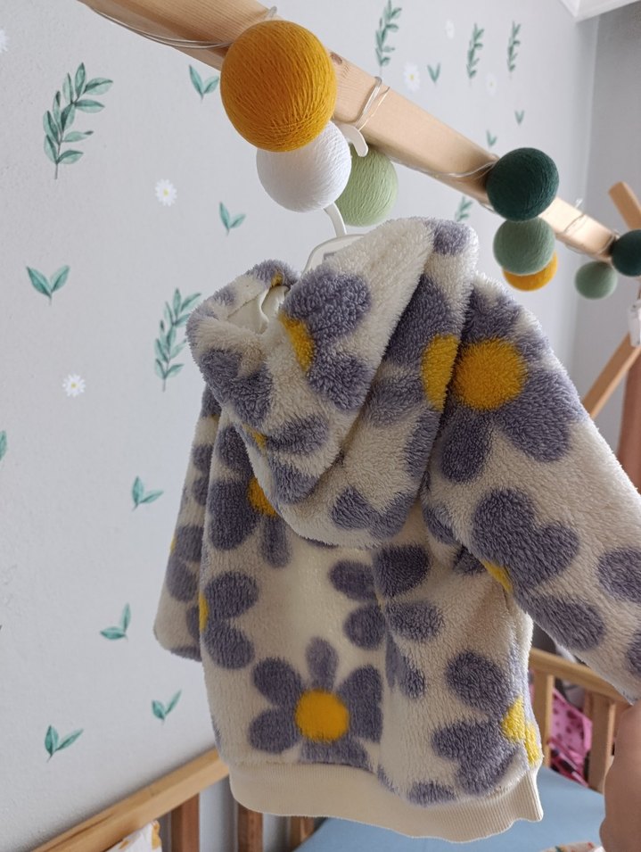 Kız Çocuk Kapüşonlu Çiçek Desenli Peluş Ceket - Görsel 2