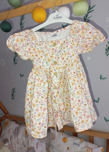 Çiçek Desenli Düğmeli Kız Elbisesi - Görsel 2