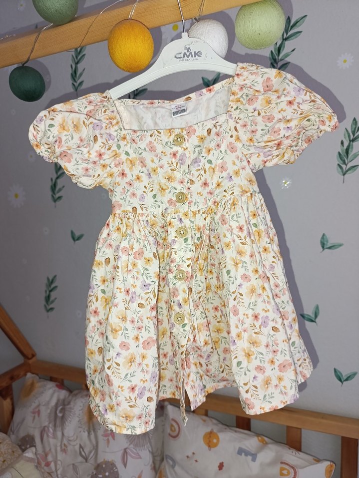 Çiçek Desenli Düğmeli Kız Elbisesi - Görsel 2