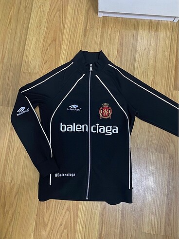 Balenciaga üst