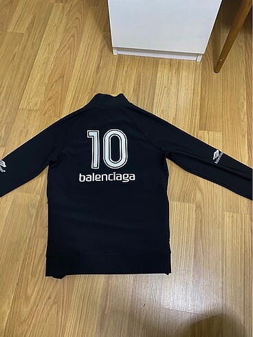 s Beden Balenciaga üst