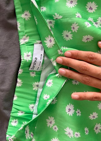 Bershka Yeşil Mini Etek, Dantel Detaylı, Çiçek Desenli
