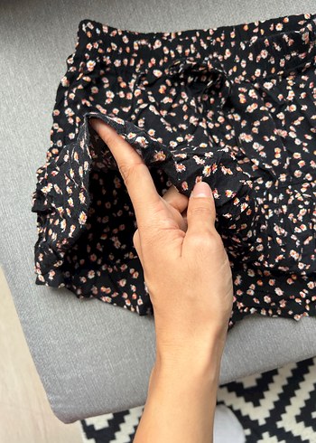 36 Beden siyah Renk Siyah Çiçek Desenli Fırfırlı Şortlu Mini Etek