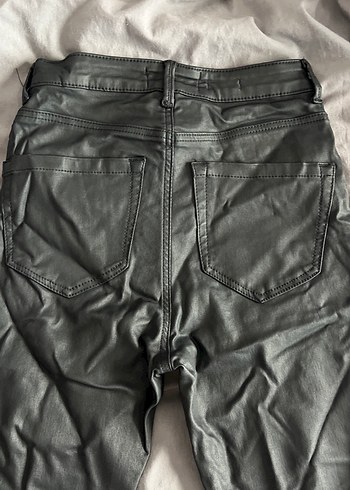 Kadın Siyah Deri Midi Şort - Görsel 5