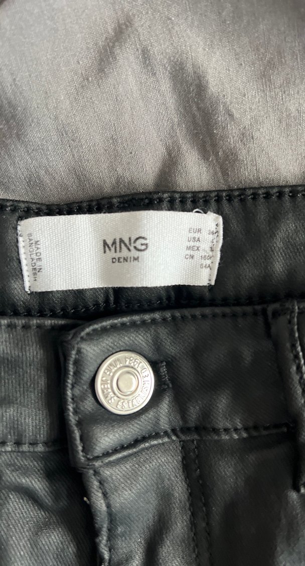 Kadın Siyah Deri Midi Şort - Görsel 2