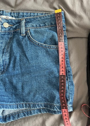 l Beden Kadın Mavi Kemerli Kısa Denim Şort