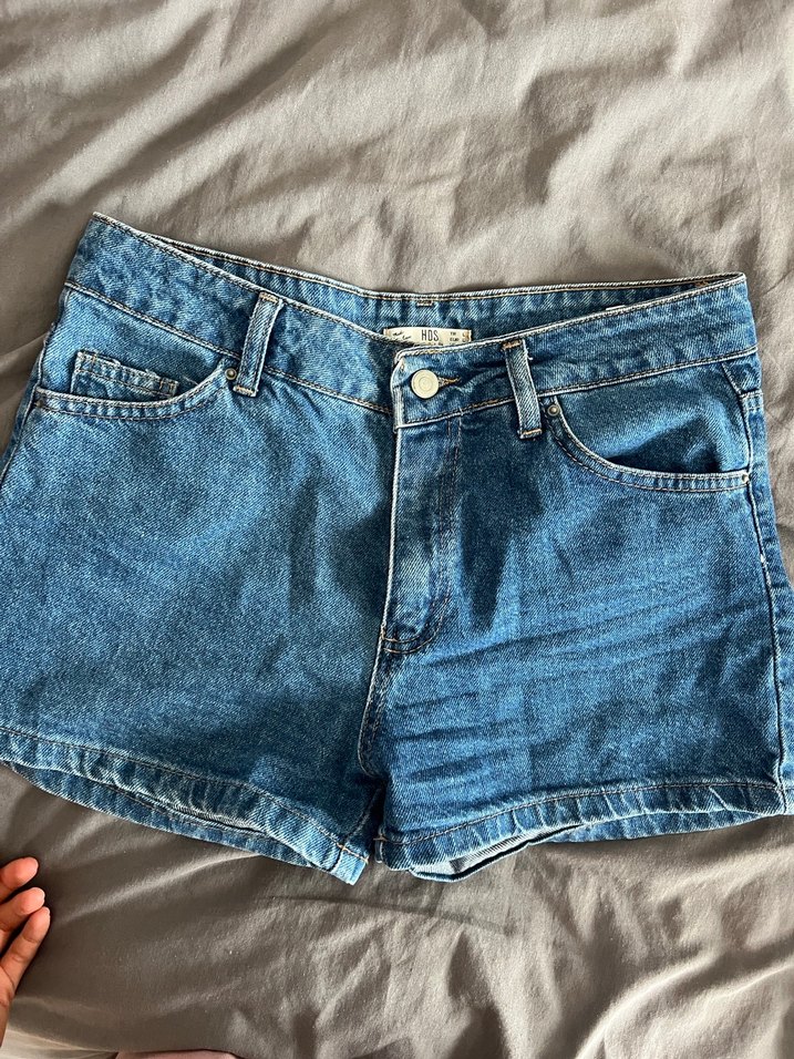 Kadın Mavi Kemerli Kısa Denim Şort - Görsel 3