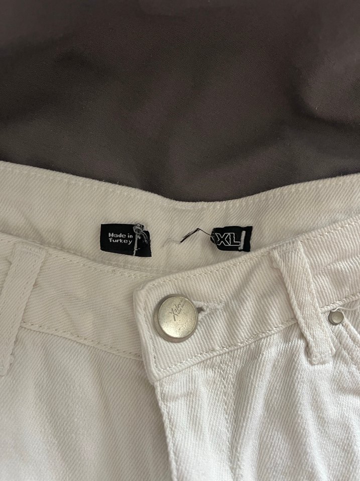 Beyaz Kadın Bermuda Şort - Görsel 2