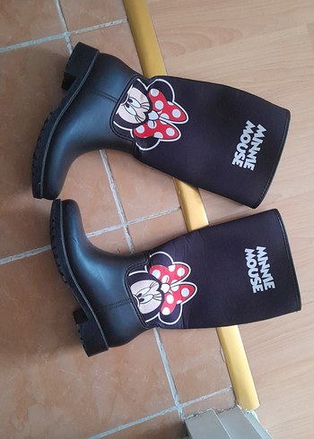 Minnie Mouse Baskılı Siyah Kız Çizme