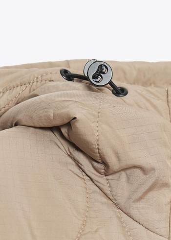 Su geçirmez kapitone kapüşonlu mont - Görsel 9