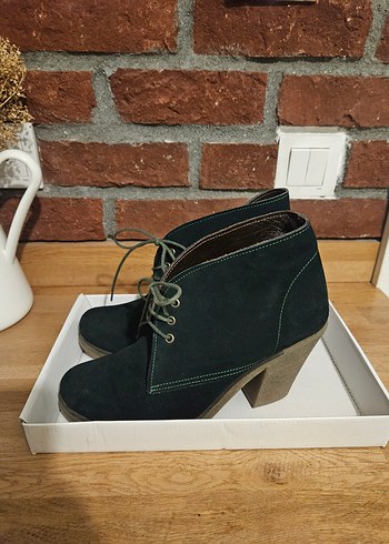 GÖN Yeşil Süet Topuklu Bot - Görsel 3