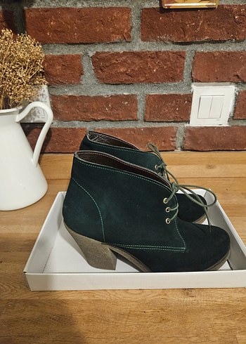 GÖN Yeşil Süet Topuklu Bot - Görsel 2