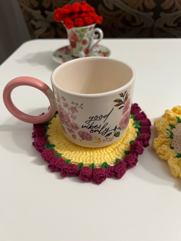 El Yapımı Sarı Papatya Motifli Bardak Altlığı - Görsel 3