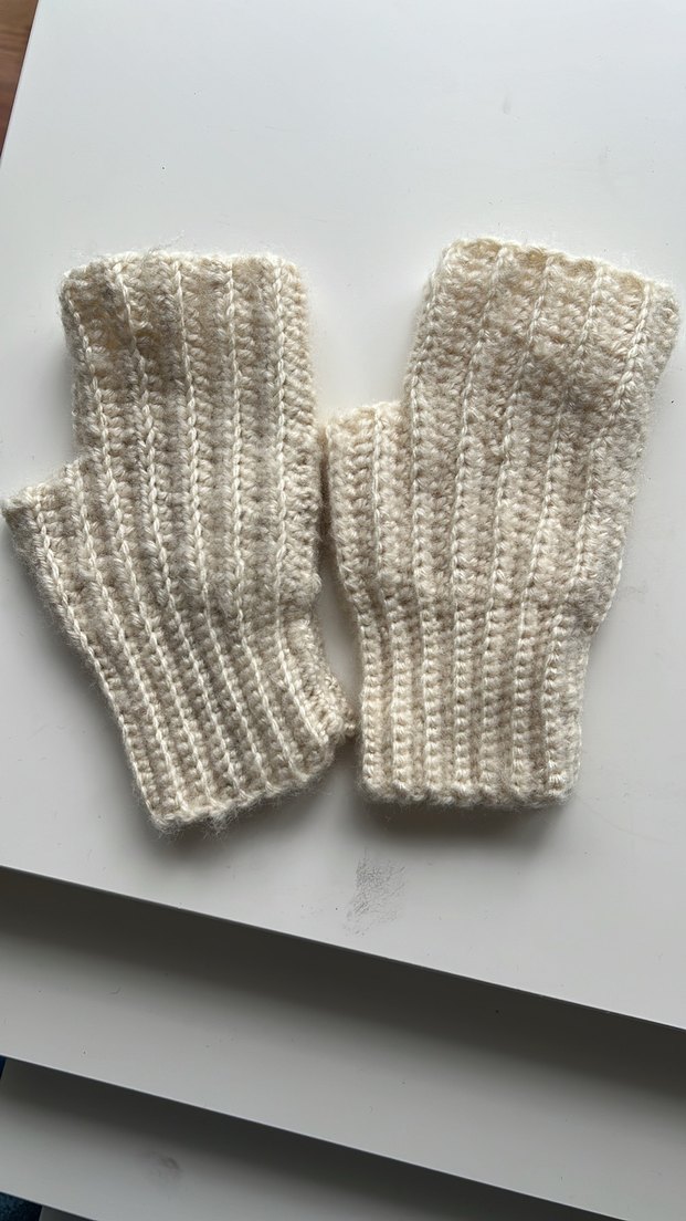 Beyaz Örgü Kadın Eldiveni - Görsel 2
