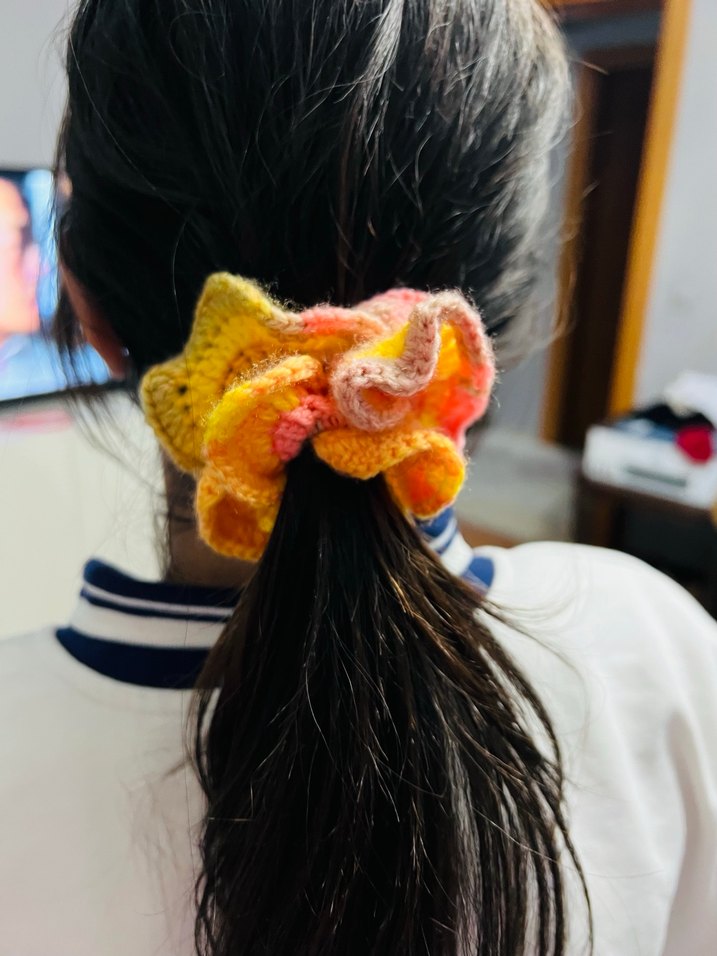 Renkli Örgü Fırfırlı Kadın Saç Tokası - Görsel 3