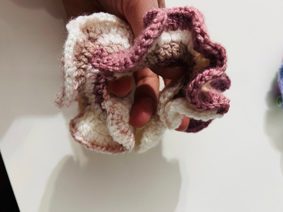 Bordo Renkli Örgü Fırfırlı Saç Tokası - Görsel 2