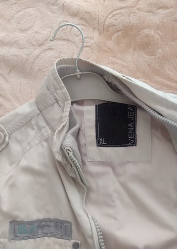 Gri Düğmeli Erkek Sokak Stili Mont - Görsel 3