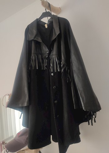 Drapeli Siyah Uzun Deri Goth Kadın Kaban - Görsel 3