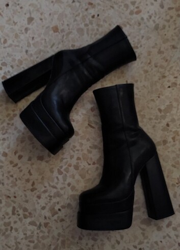Gotik platform topuklu bot deri