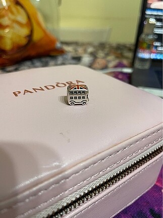  Beden Pandora union jack london bus charm