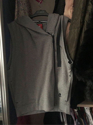 Nike gri yelek